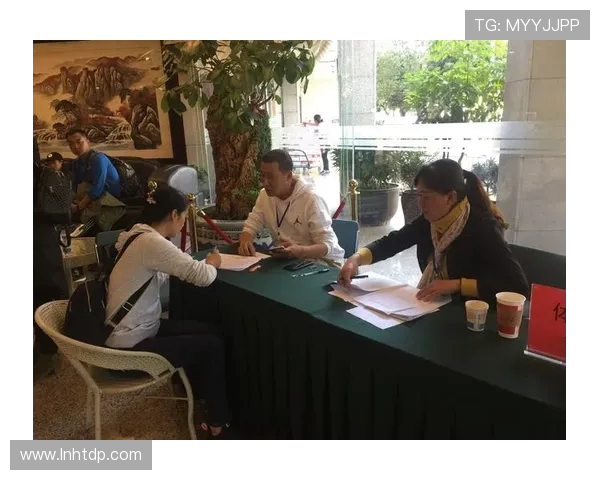 聚焦绿茵巨星成长之路与荣耀时刻全面呈现传奇故事与精神风采魅力