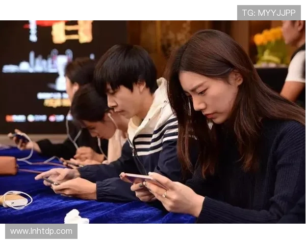 巅峰对决聚焦英雄联盟赛场热血较量燃动青春荣耀时刻