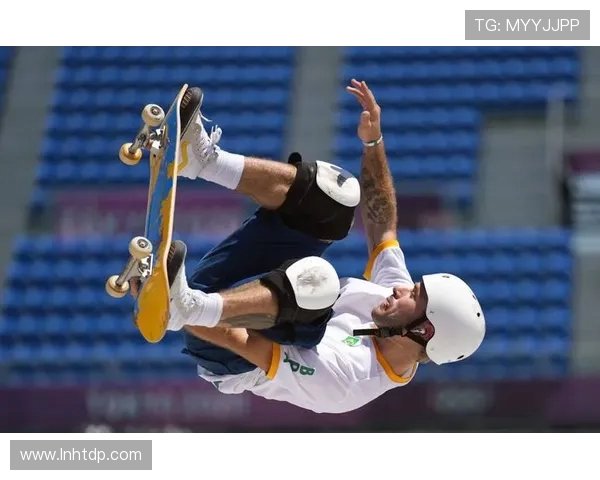 南京滑板队与成都滑板队赛后复盘分析团队配合与战术执行的关键因素