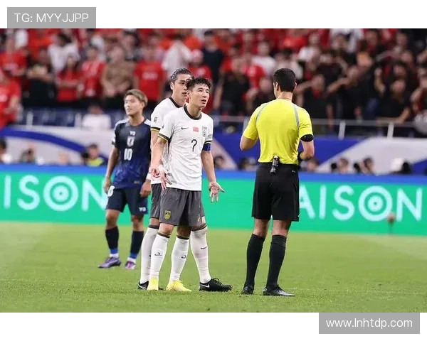 重庆足球队技术解析：从战术布局到球员配合的全方位剖析