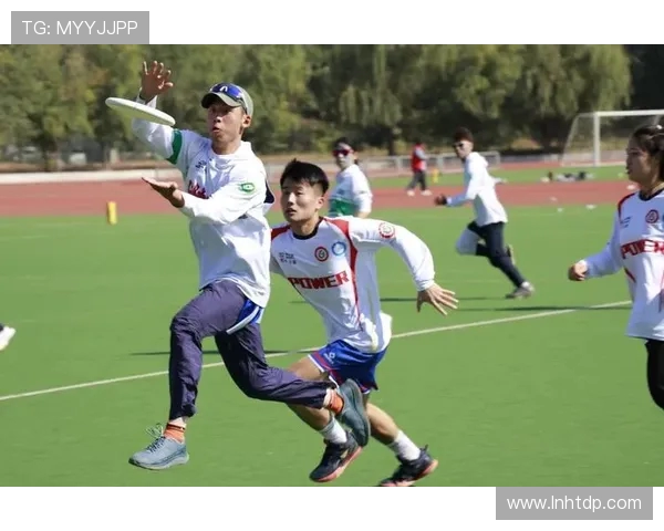 飞盘激情四射:深入西安飞盘队的训练与比赛生活 飞盘激情四射:深入西安飞盘队的训练与比赛生活