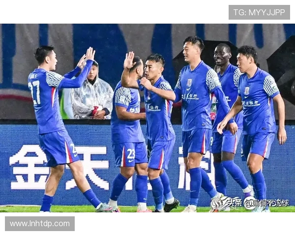 上海申花全力出击力争胜利 力压对手打造主场优势