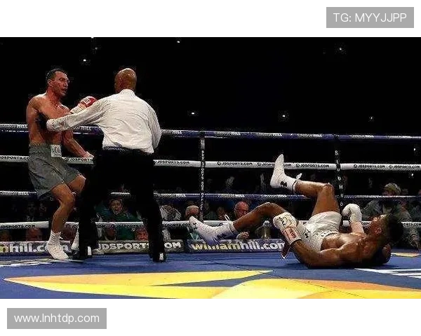 乔书亚与小克的巅峰对决谁将成为拳坛新王者的传奇之路