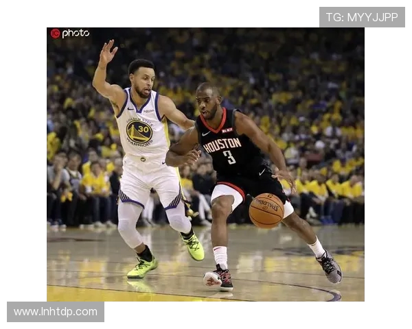 勇士与火箭激战正酣直播吧带你全程感受精彩瞬间 勇士与火箭激战正酣直播吧带你全程感受精彩瞬间